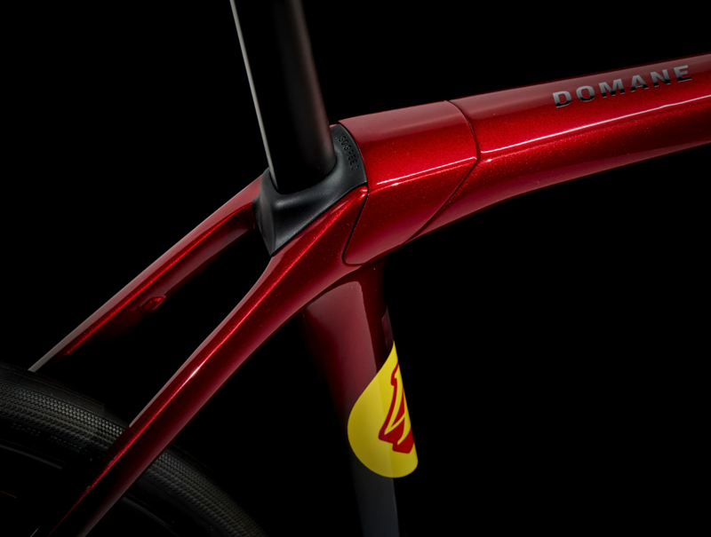 Trek Domane SLR 7 AXS Gen 4 Road Bike 2024 in Red Smoke/Blue Smoke-6